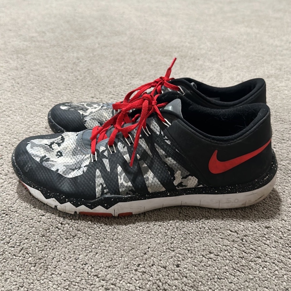 Men’s Nike shoes